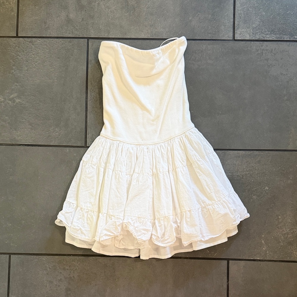 White strapless dress
